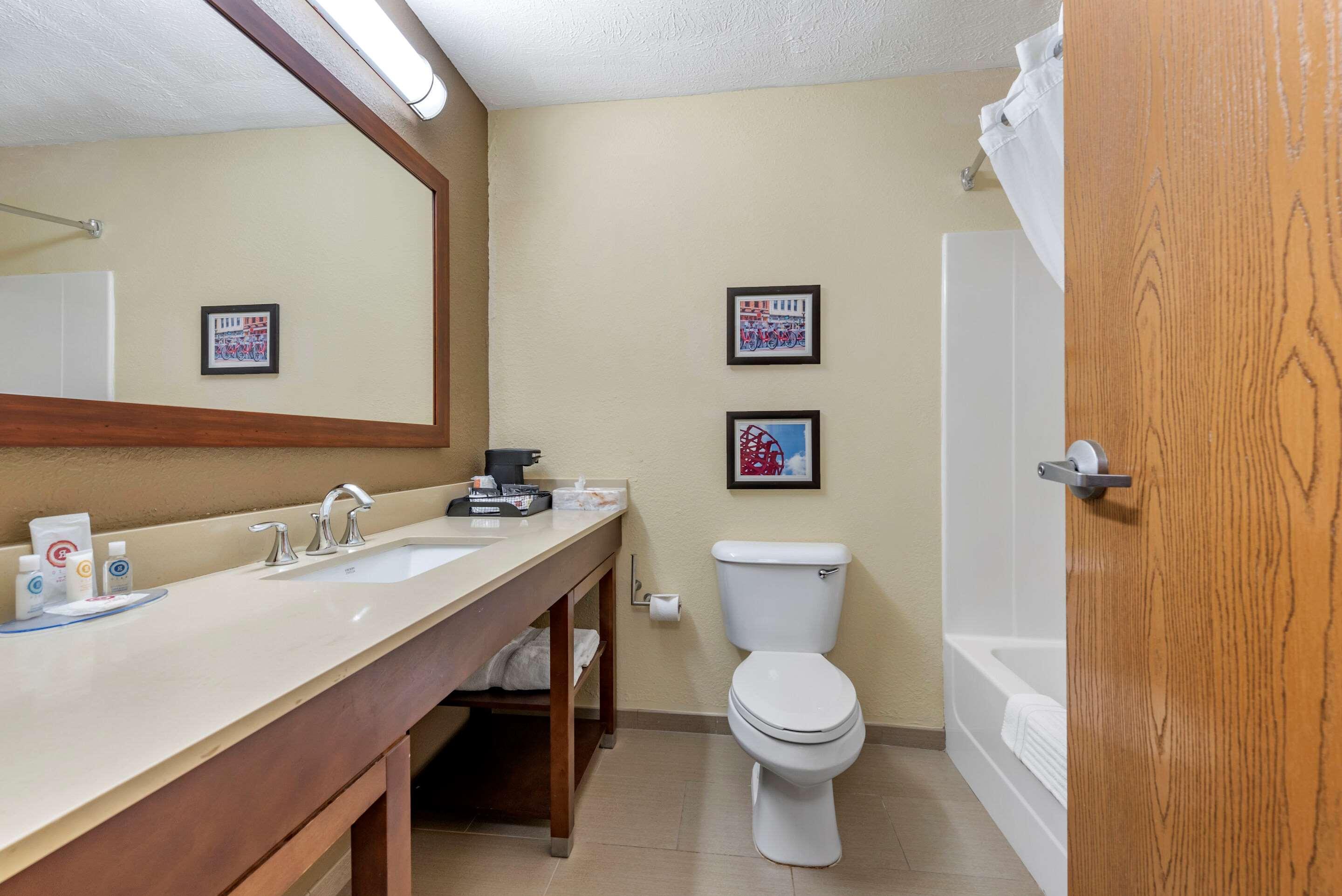 Comfort Inn & Suites Cincinnati Eastgate Ngoại thất bức ảnh
